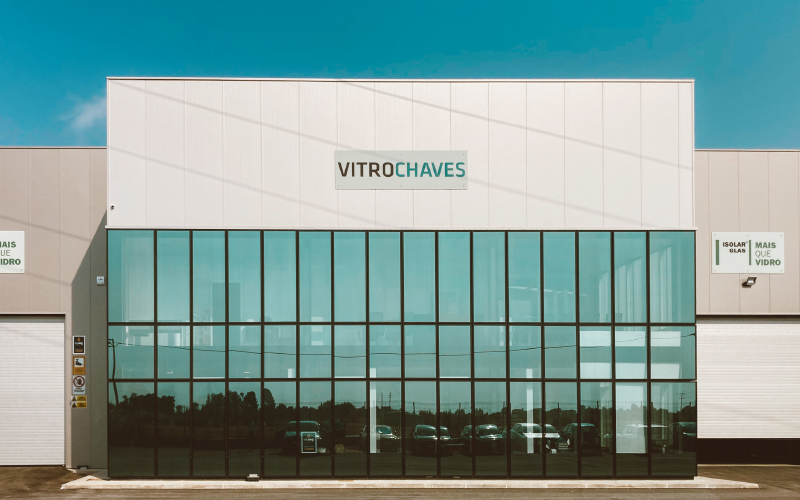 Vitrochaves lidera a revolução do vidro com fábrica 4.0 e inteligência artificial 